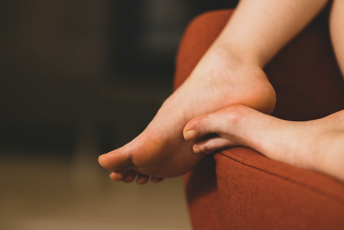 Hábitos nocturnos para recuperación de piernas